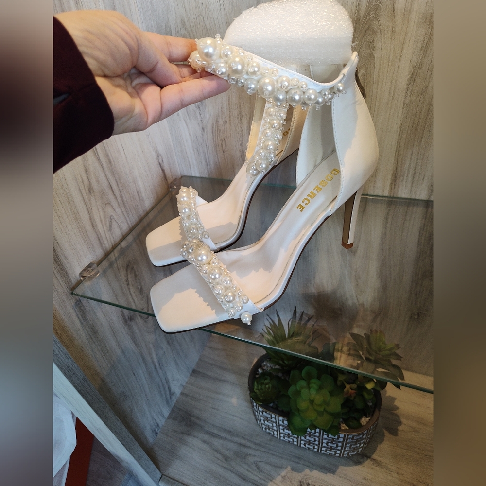 Womens Elegant Pearls Decor Back Zip Elegant White Stilettos Heels - Picture 4 of 15